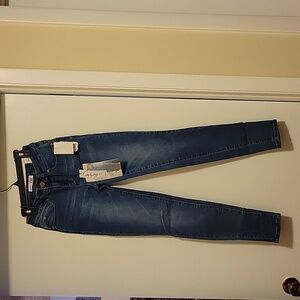 NWT: YMI Curvy Fit Mid Rise Skinny Jeans